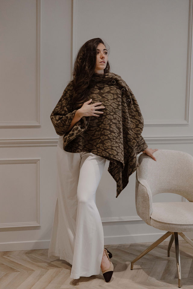 cape drapée drapé léopard