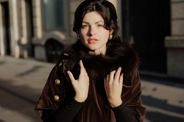 cape iconique velours et lainage fourrure renard brun amovible