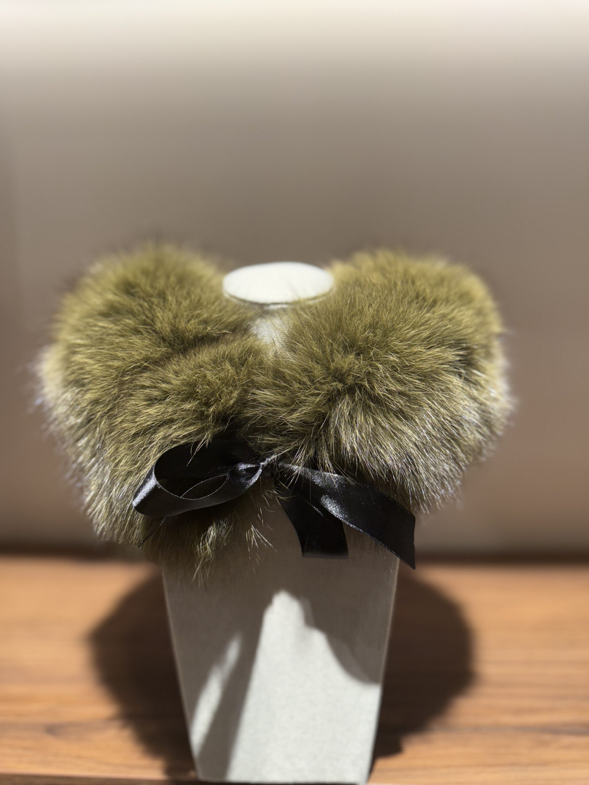 col en fourrure kaki, fourrure véritable renard coloré