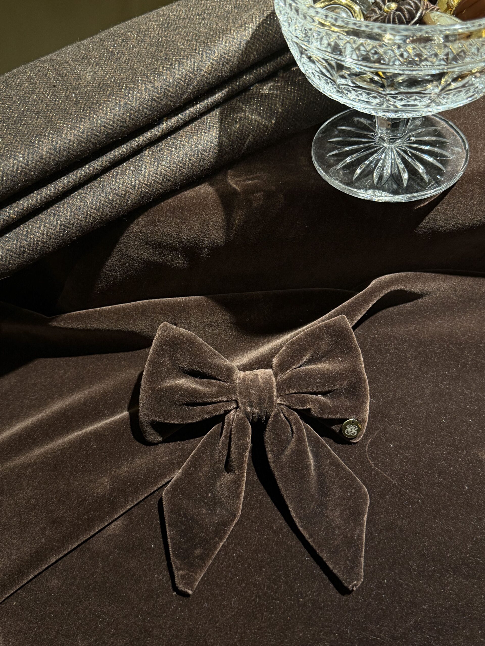 petit noeud velours brun