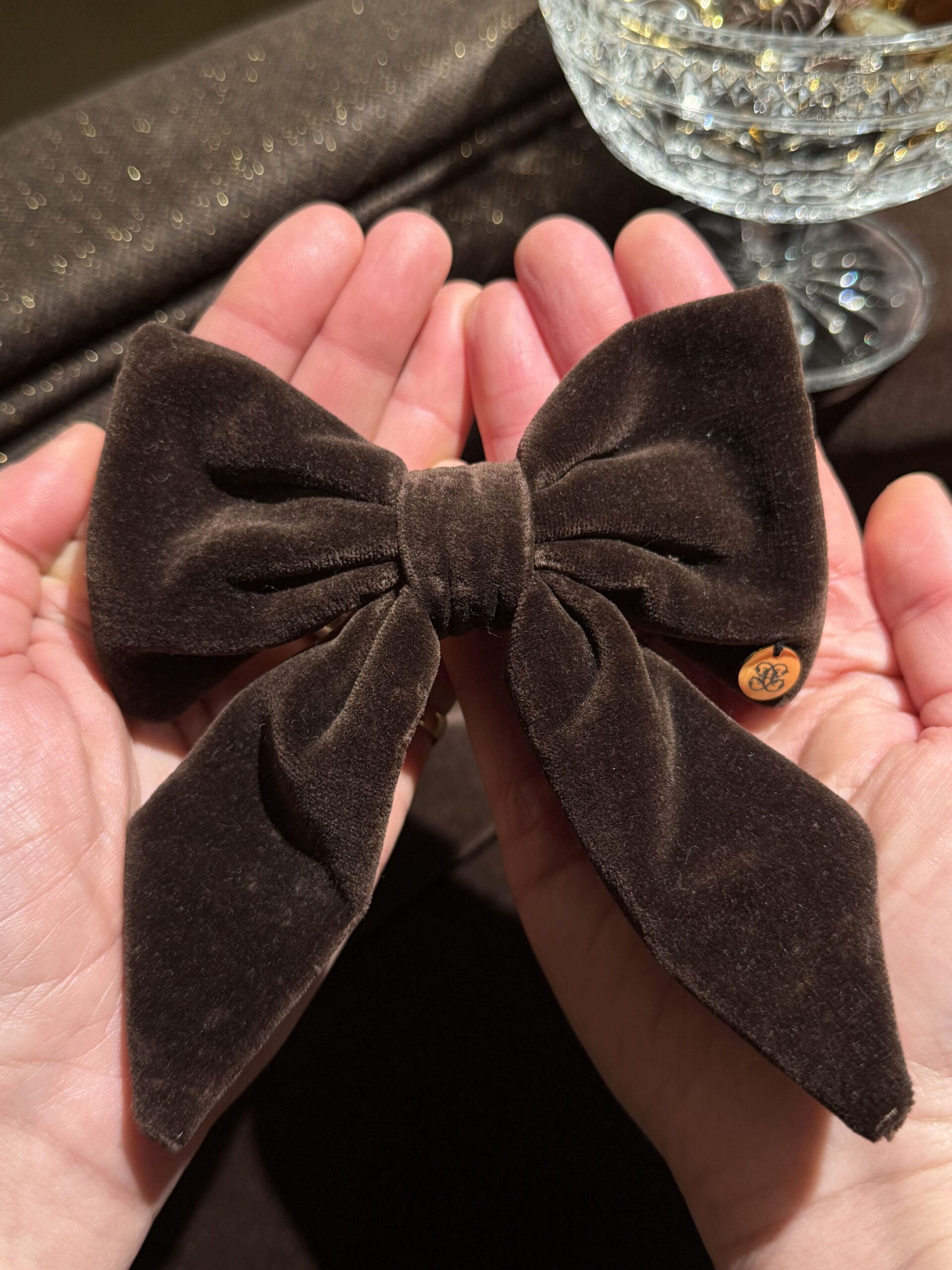 petit noeud velours brun