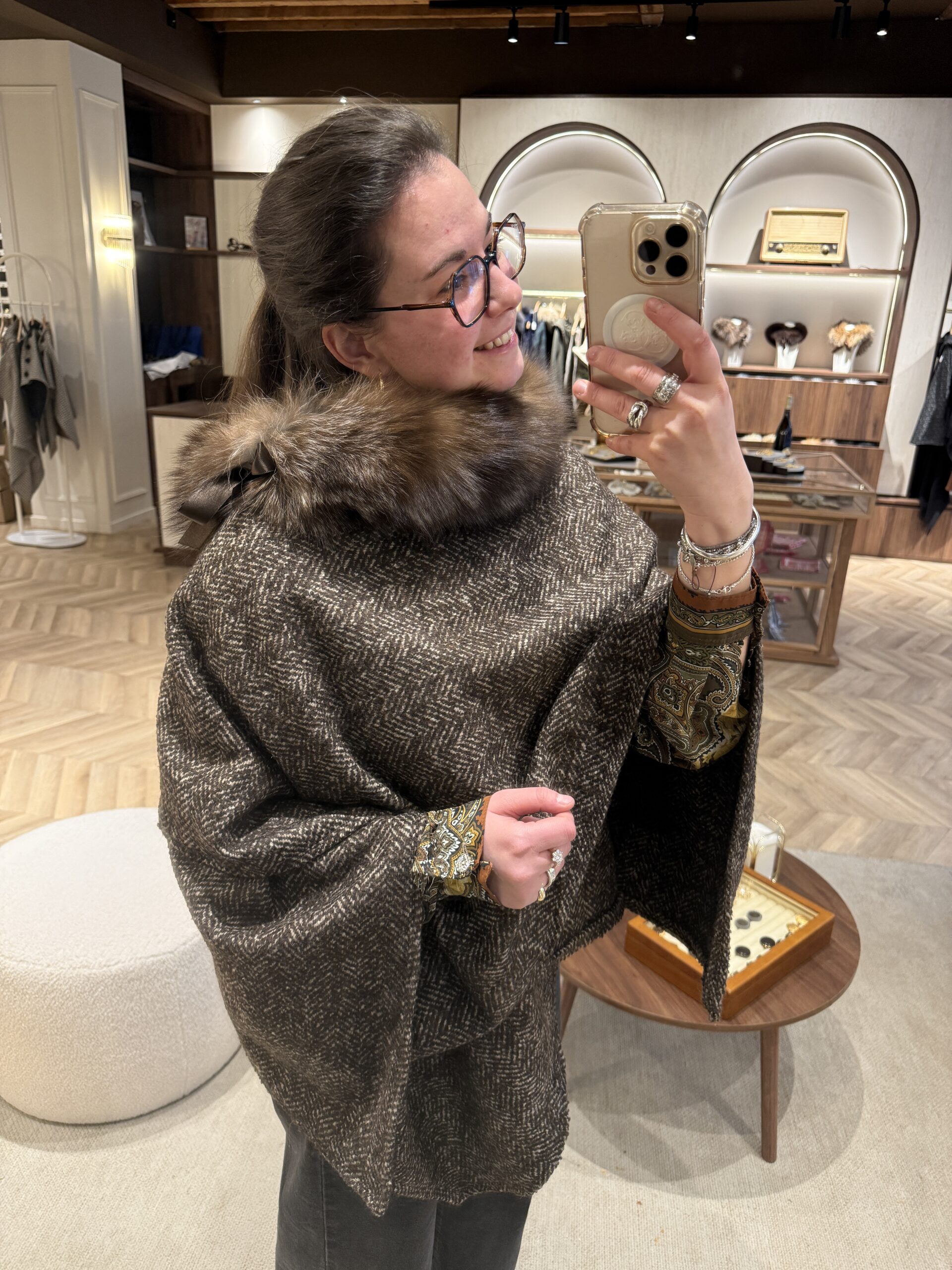 cape drapé chevron et col en fourrure haussmann