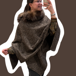 LA CAPE DRAPÉE CHEVRON